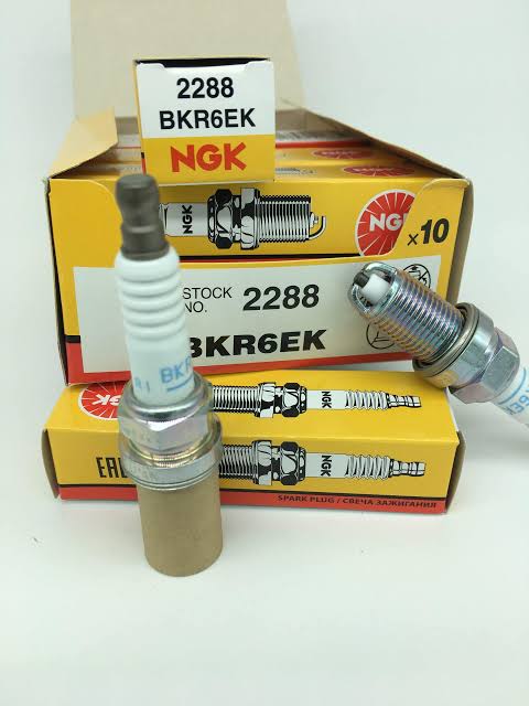 شمع موتور  دو پلاتین  ان جی کا  ( دست 4 عددی ) BKR6E   2288 NGK